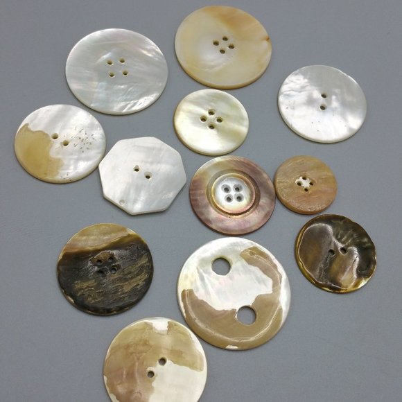 ANTIQUE Mother Of Pearl MOP Carved Button Lot - Picture 6 of 8